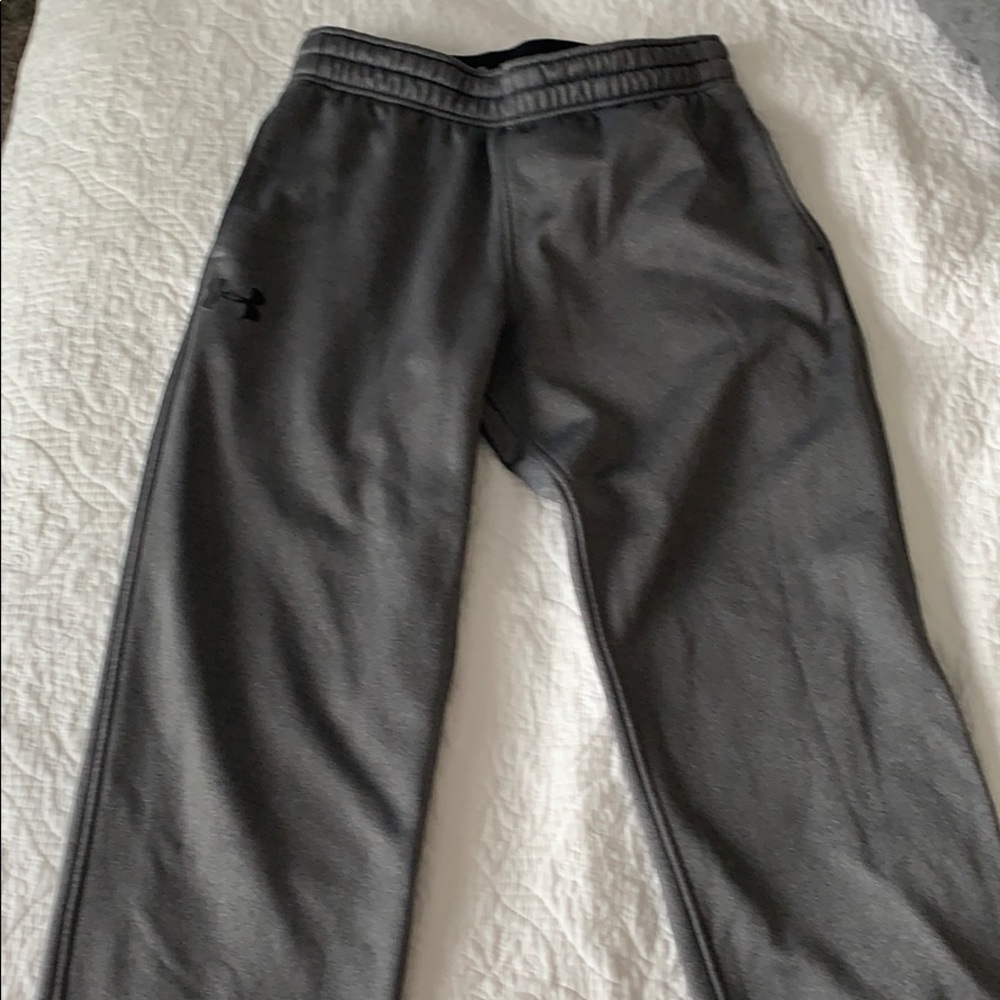 UA GRAY SWEATPANTS